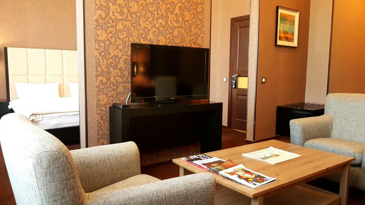 אסטנה Jelsominohotel מראה חיצוני תמונה